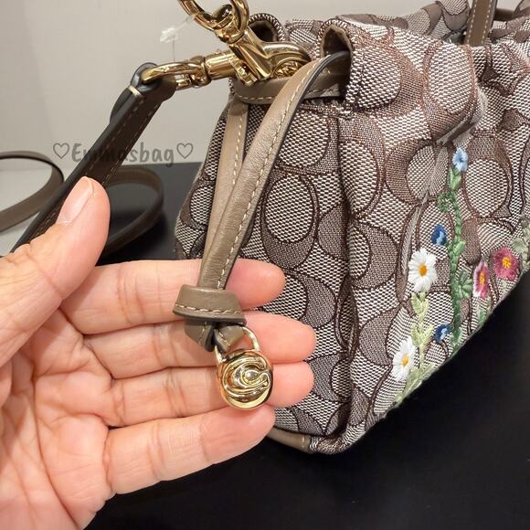 Coach Faye Shoulder Bag In Signature Jacquard With Floral Embroidery CDZ02 - Picture 8 of 8